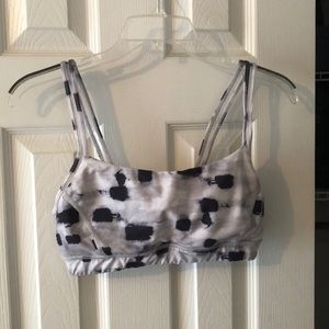 Lulu lemon sports bra- SIZE 6